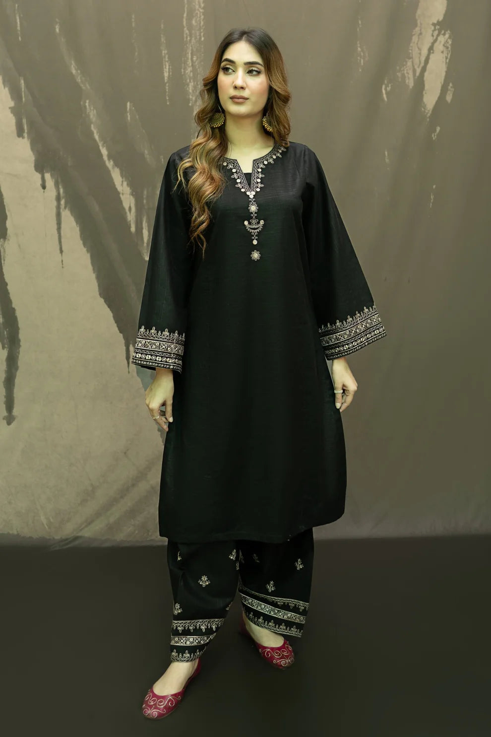 URGE-2PC DHANAK EMBROIDRED SHIRT WITH AND EMBROIDRED TROUSER