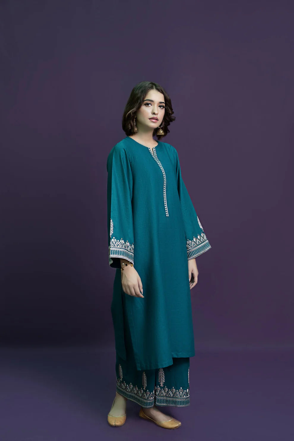 URGE-2PC KHADAR EMBROIDRED SHIRT WITH AND EMBROIDRED TROUSER